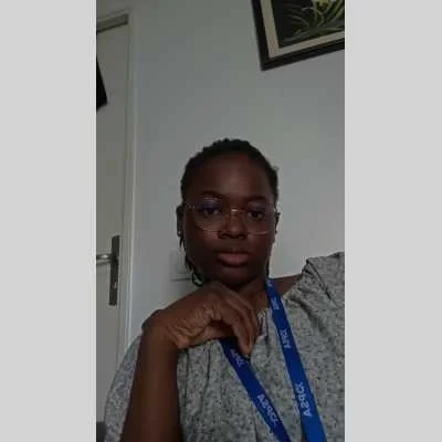 Marilyne, babysitter à Nandy