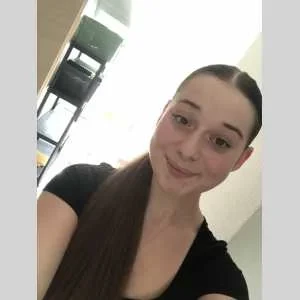 Tarah, babysitter à Uttenheim