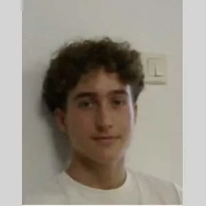 Axel, babysitter à Nuaille d Aunis