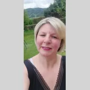 Aurélie , babysitter à Bergues