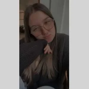 Lola, babysitter à Yzeure