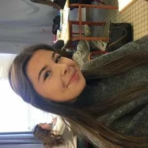 Lola, babysitter à Vannes