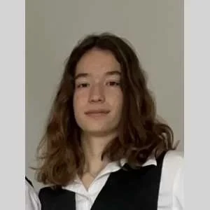 Perrine, babysitter à Merignac