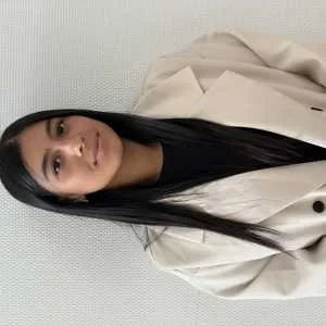 Yasmine, babysitter à La Rochelle