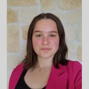 Mélanie , babysitter à Availles en Chatellerault