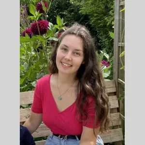 Océane, babysitter à Questembert