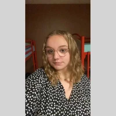 Shana, babysitter à Aurseulles