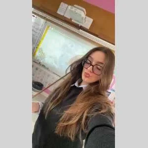 Ysaline , babysitter à Grougis