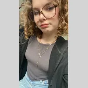 Leonie , babysitter à Sotteville les Rouen