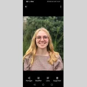 Chloé , babysitter à Saumur