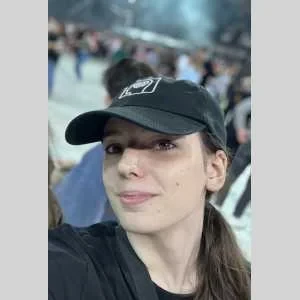 Romane, babysitter à Saint Symphorien de Lay