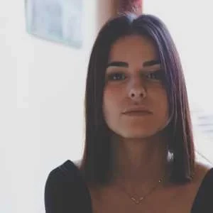 Calie, babysitter à Bellegarde