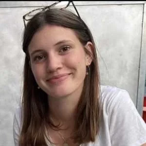 Mathilde, babysitter à Lons