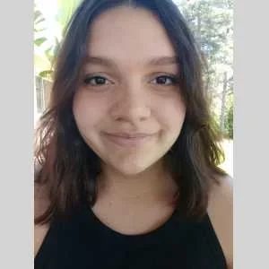 Louann, babysitter à Labroquere