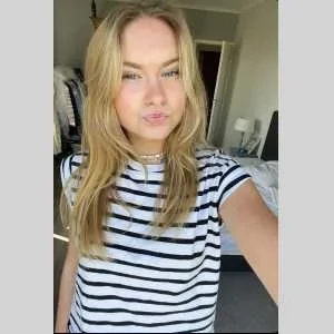 Prune, babysitter à Carentan les Marais