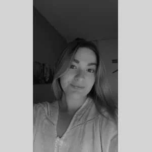 Lauraleen , babysitter à Igney