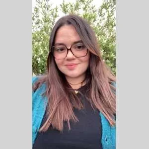 Julie , babysitter à La Garnache