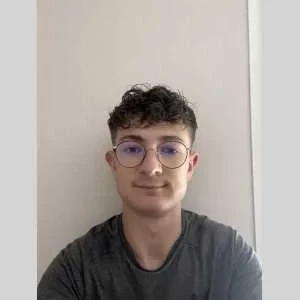 Evan, babysitter à Issoire