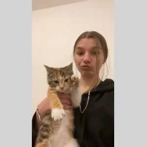 Yuna, babysitter à Saint Etienne de Saint Geoirs