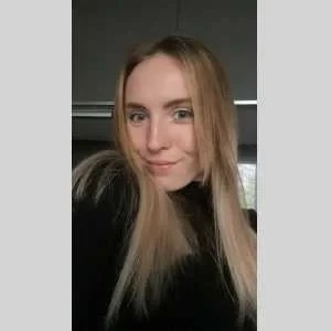 Chloé, babysitter à Hennebont