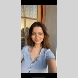 Djena, babysitter à Saint Max