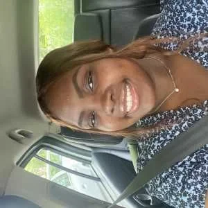 Chloé, babysitter à Clichy sous Bois