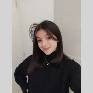 Yasmine , babysitter à Dijon