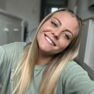 Wendy, babysitter à Les Grandes Ventes