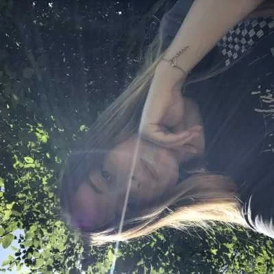 Clara , babysitter à Moret Loing et Orvanne