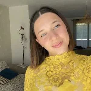 Lily rose, babysitter à Ceyreste