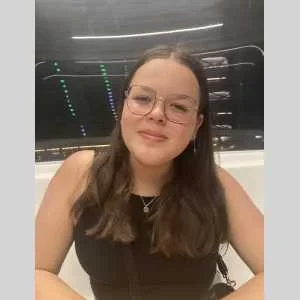 Inès, babysitter à Cambrai