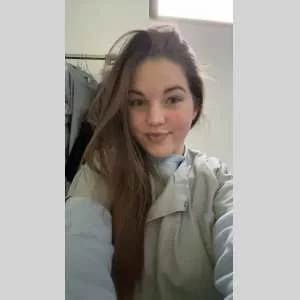 Celia , babysitter à Wambaix