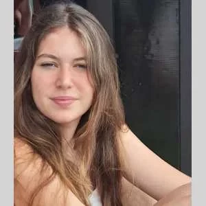 Zoé , babysitter à La Ferte Milon