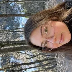 Glwadys , babysitter à Vaux le Penil