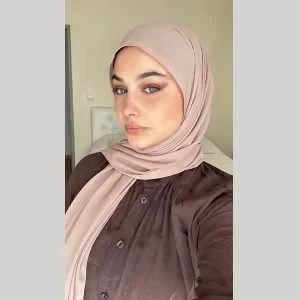 Sema, babysitter à Camaret sur Aigues