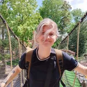 Rose, babysitter à Caen