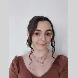 Agathe, babysitter à Cognac