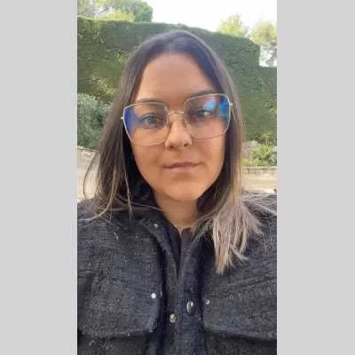 Zoe, babysitter à Vence