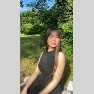 Céline , babysitter à Courdimanche