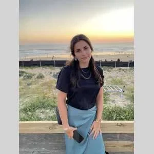 Eline, babysitter à Ostricourt