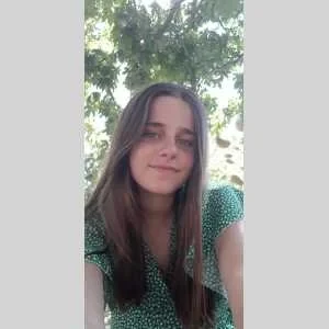 Adélie , babysitter à Saint Leger de Linieres