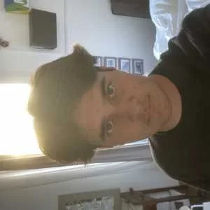 Antoine , babysitter à Lorient