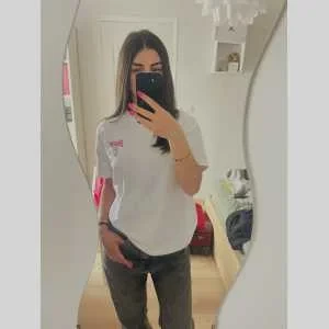 Yael, babysitter à Valognes