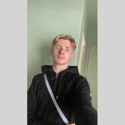 Victor, babysitter à Suresnes