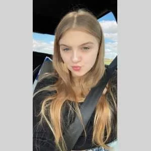 Oceane, babysitter à Checy