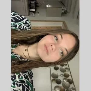 Jeanne , babysitter à Saint Etienne des Oullieres