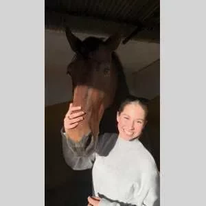 Janelle, babysitter à Echillais