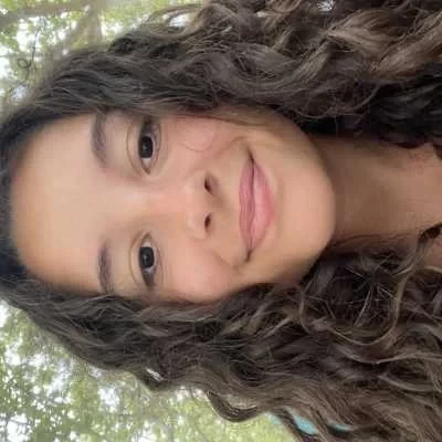 Tyna , babysitter à Chenas