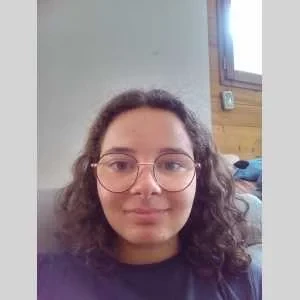 Naomi, babysitter à Vizille