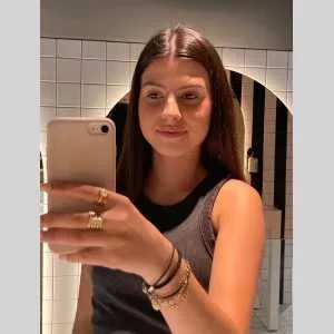 Elina , babysitter à Redon